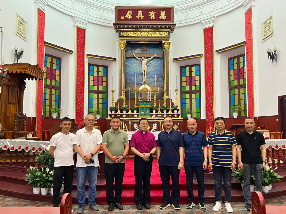 湖北天主教接待山西太原教区孟宁友主教一行