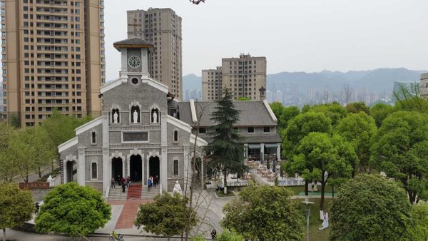 重庆市江北嘴中央商务区内的百年教堂