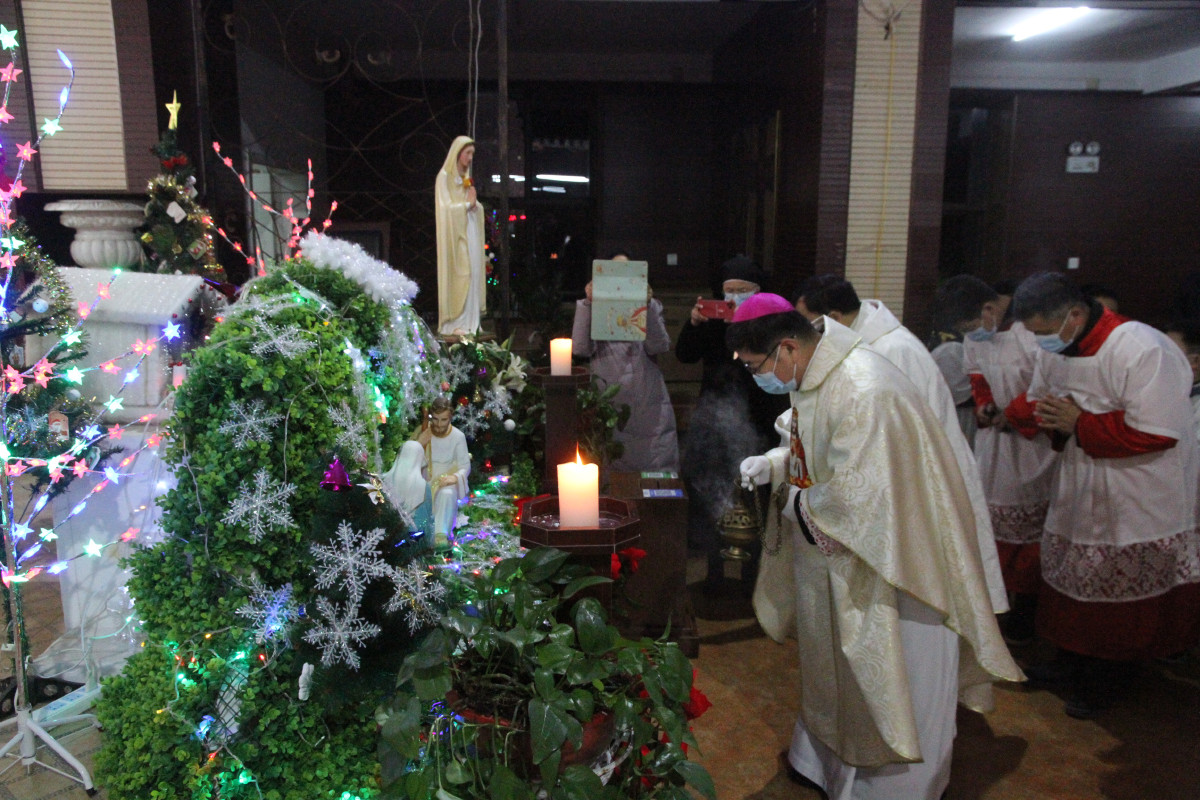 刘主教为了照顾他的羊群,圣诞节弥撒结束后,他又奔赴池州,黄山等堂