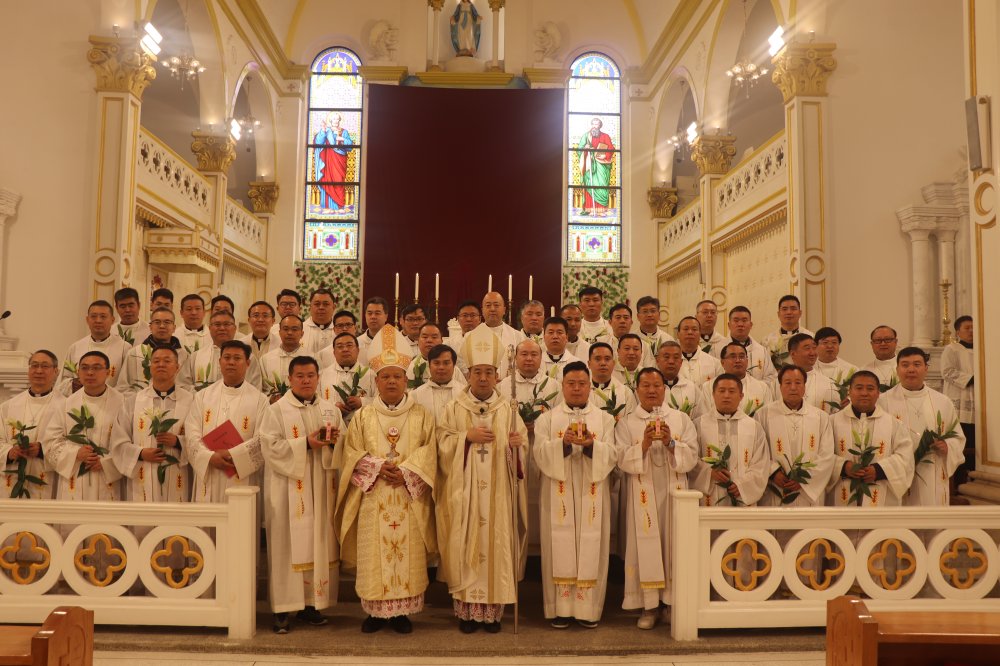 天主教江西教区举行圣油弥撒暨庆祝司铎日